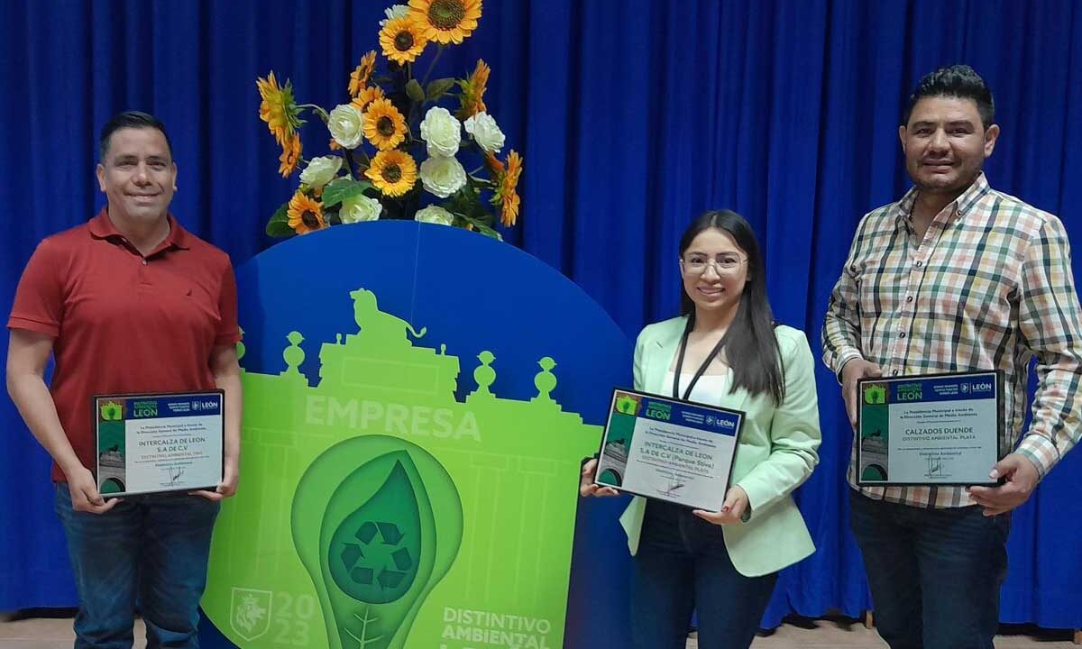 Flexi Recibe Distintivo Ambiental